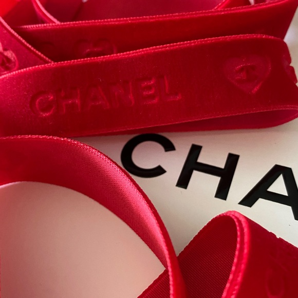 Chanel Red Velvet Ribbon - Picture 2 of 2